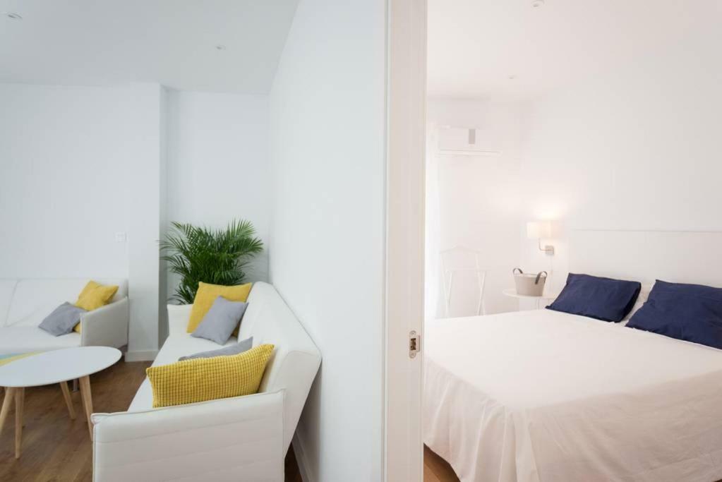 Lyrioshomes Malaga Cervantes 외부 사진