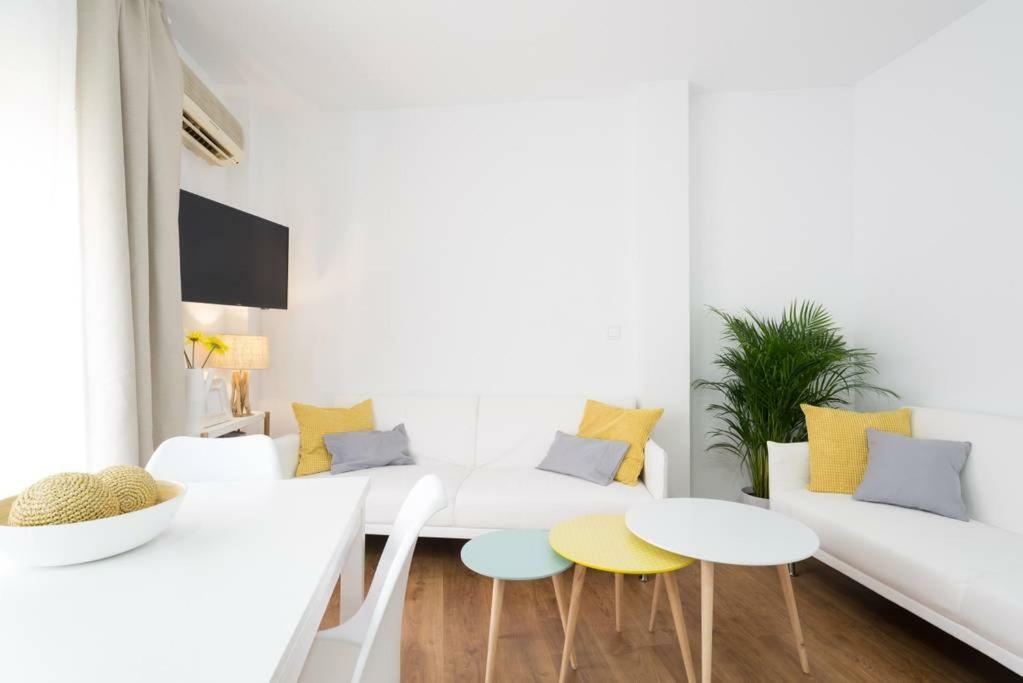 Lyrioshomes Malaga Cervantes 외부 사진